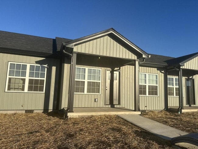 Building Photo - 104 Pinehurst Dr