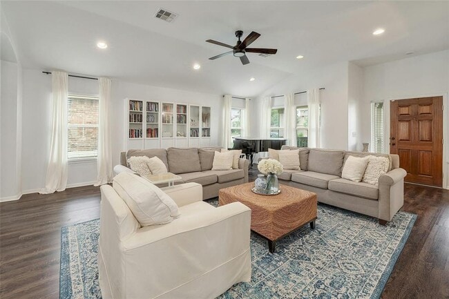 Photo - 1115 Petroglyph Trail