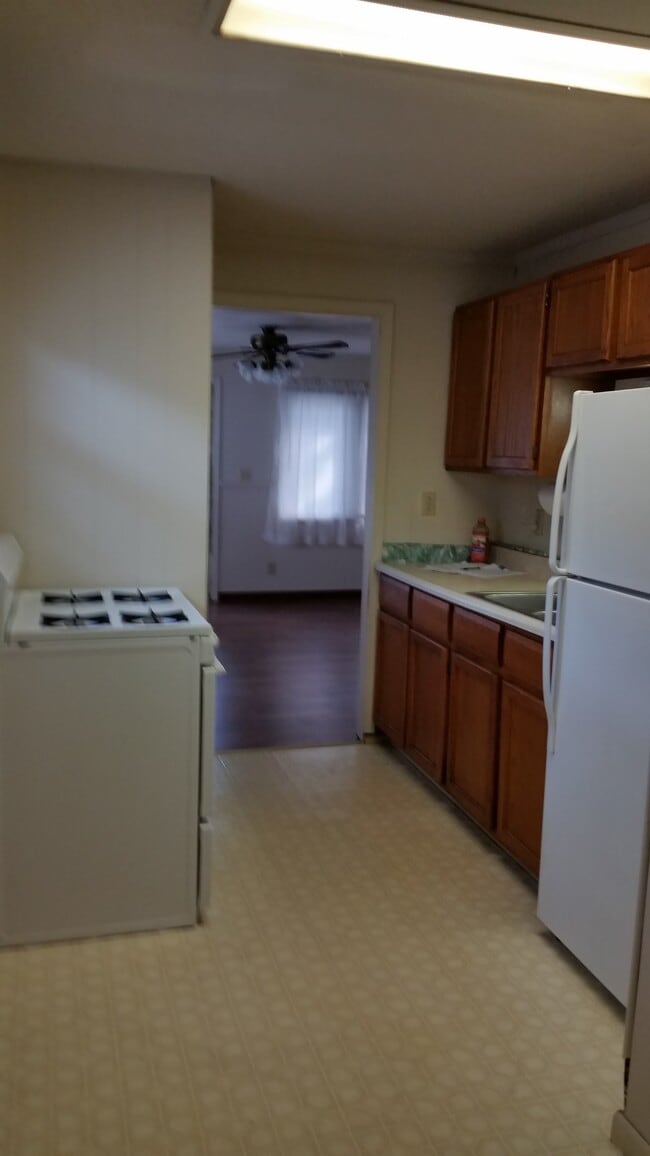 Photo - 906 W 3rd St Unit Apt A