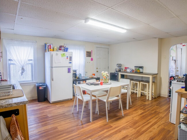 Photo - 80-82 Gershom Ave