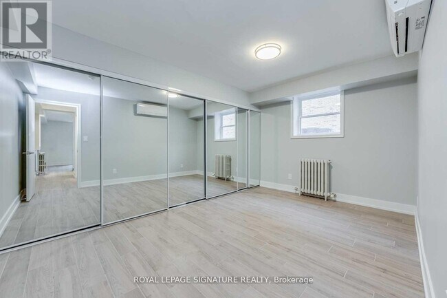 Photo - 1089 Broadview Ave