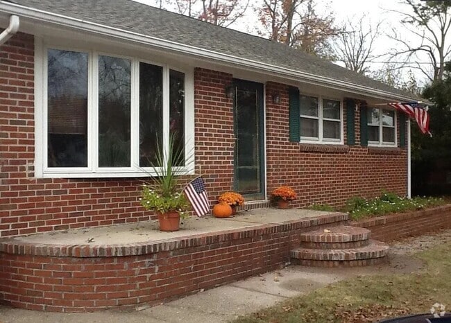 Building Photo - 123 Lehigh Ave Rental