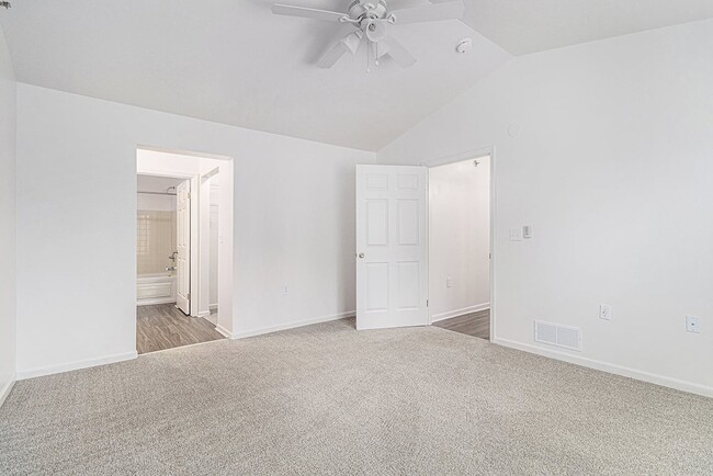 Autumn Lakes Apartments and Townhomes