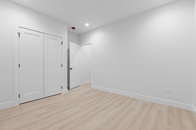 Photo - 2 bedroom in Chicago IL 60613 Unit 103