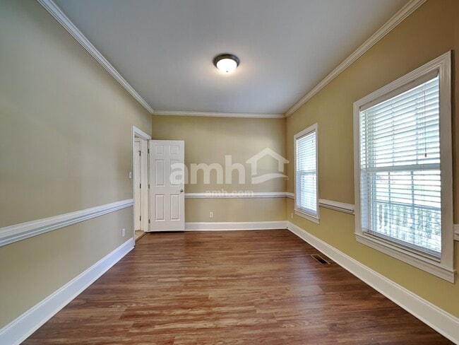 Photo - 6504 Professor St