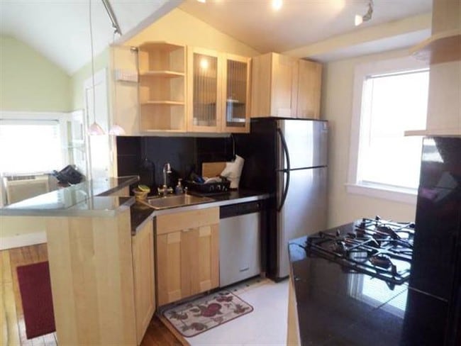 Photo - 12 Africa St Apartments Unit 3