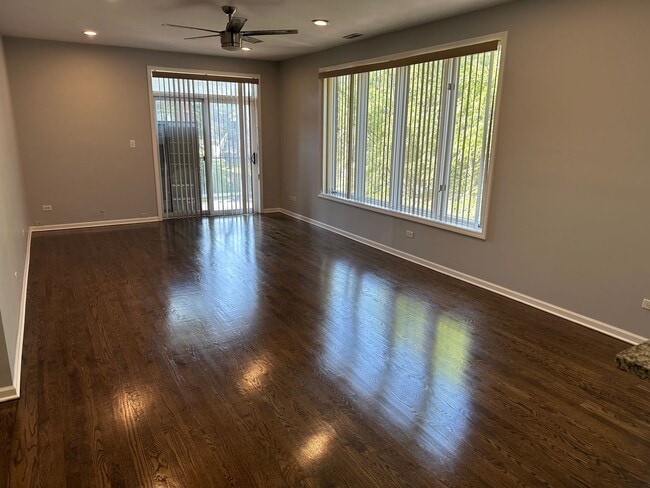 Photo - 5219 S Michigan Ave Unit 5219 S. Michigan 2w