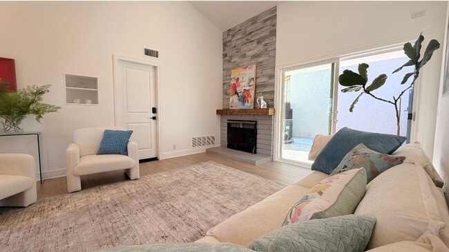 Building Photo - 8861 La Zana Ct
