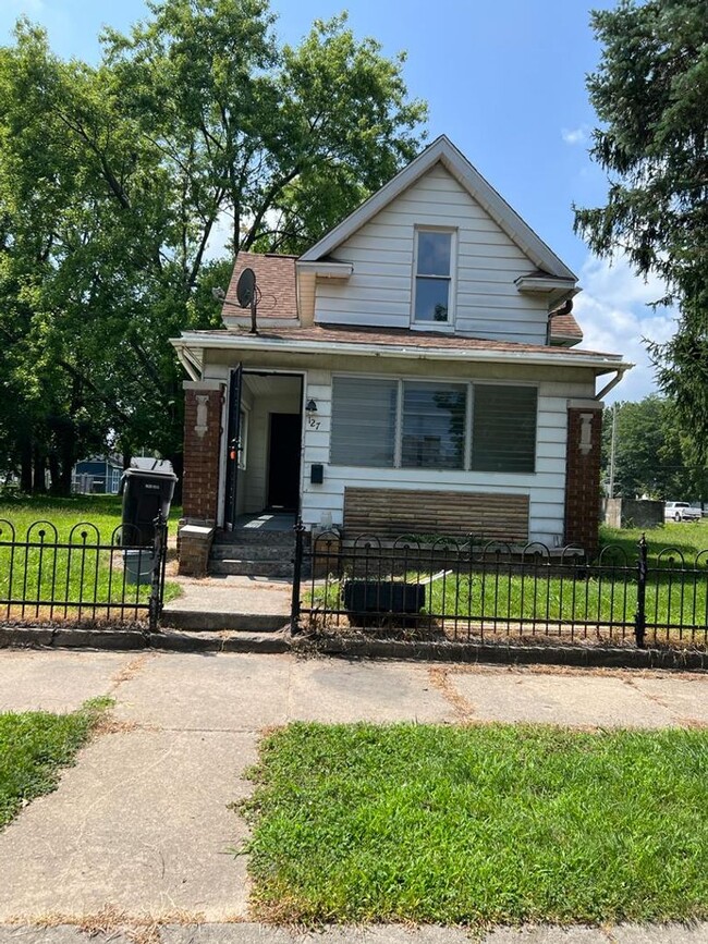 Photo - 127 Elm St Casa