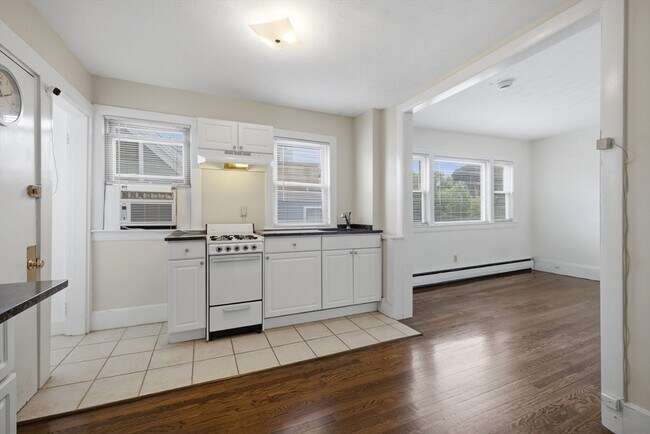 Photo - 193 Concord Ave Unidad 5