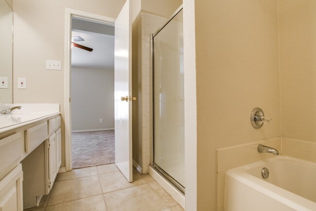 Photo - 719 Nightingale Cir