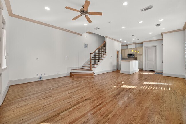 Photo - 931 W 23rd St