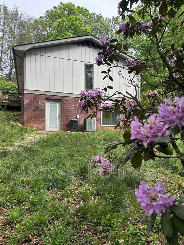 Photo - 12 Rockwood Ln
