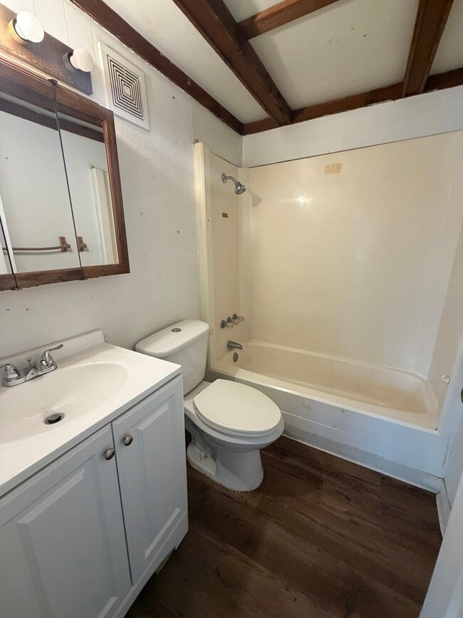 Photo - 2423 Lincoln Ave Unit 3