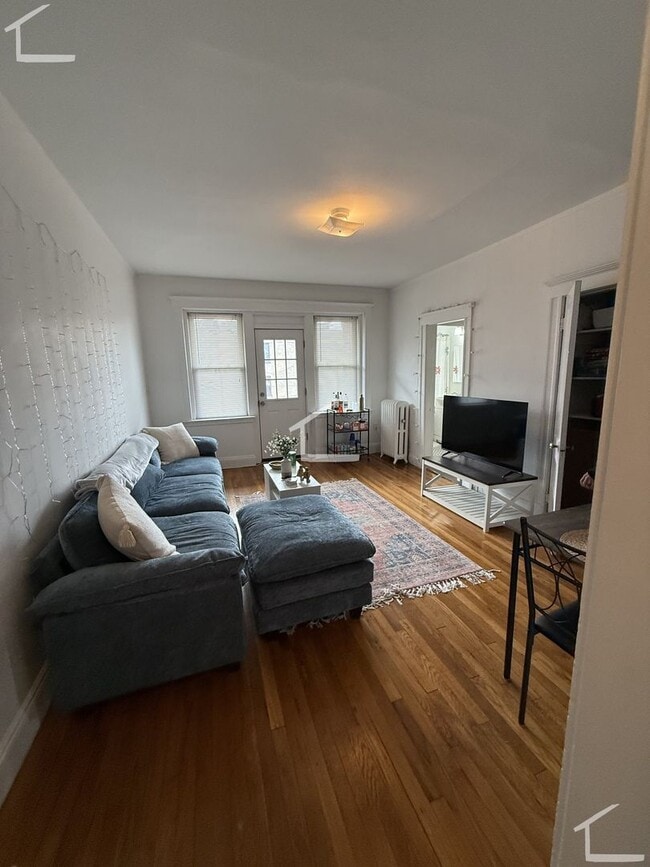 Building Photo - Spacious 2 bed in Allston.... Don't miss out!