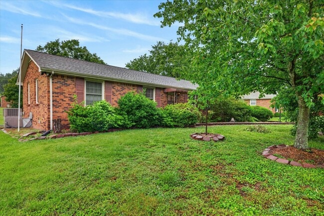 Photo - 2 Bedroom Dog Friendly Home For Rent With Large Bonus Room!