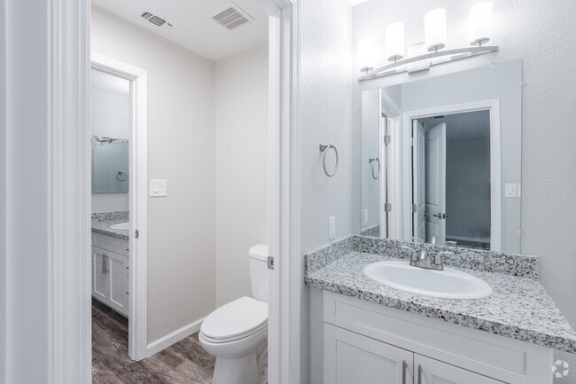 2BR, 2BA