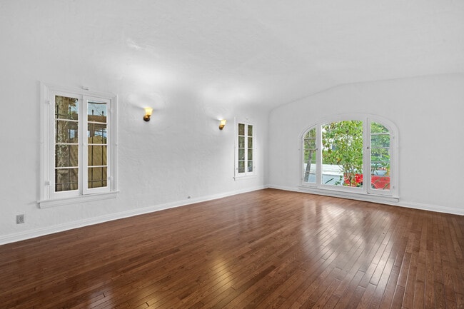 Photo - 429 N Gardner St Unidad 431