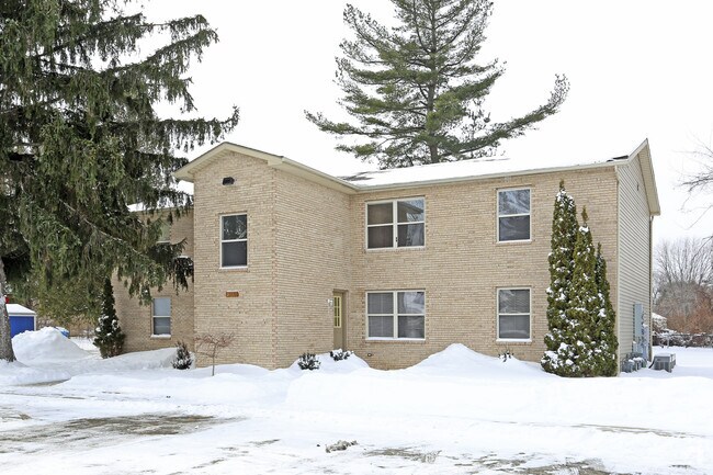 Photo - West Water Pines Apartments