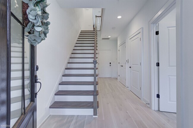 Photo - 5 br, 4.5 bath Townhome - 342 Purbrook Ln