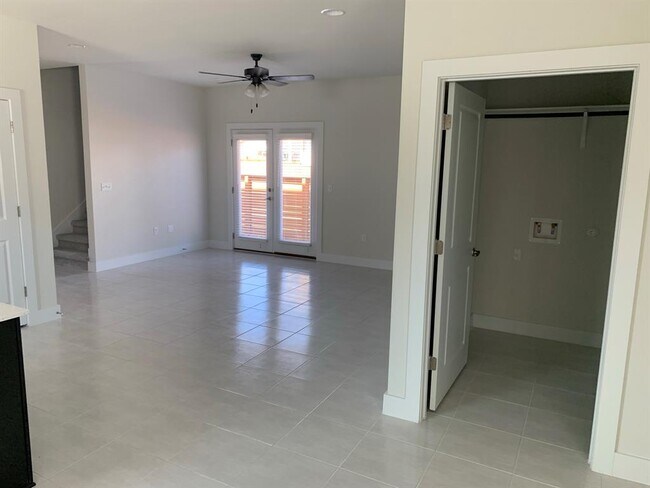 Photo - 8601 Looksee Ln