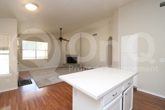 Photo - 1221 W Jeanine Dr