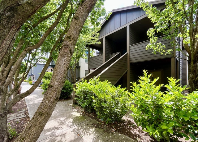 Building Photo - 348 N Ivy St Unit B Rental