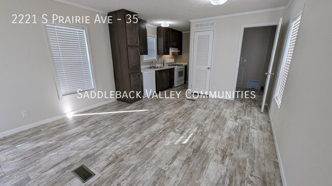 Photo - 2221 S Prairie Ave