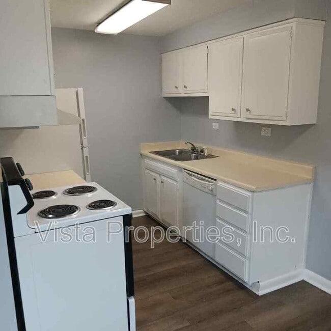 Photo - 4903 Saddlebrook Ln Unidad Apt 2