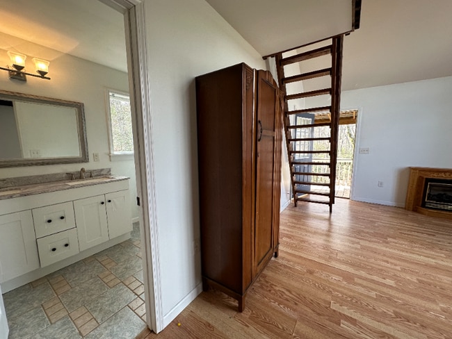 Photo - 422 Laurel Ridge Rd