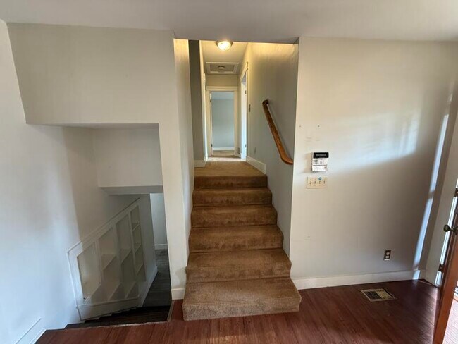3002 King John Way