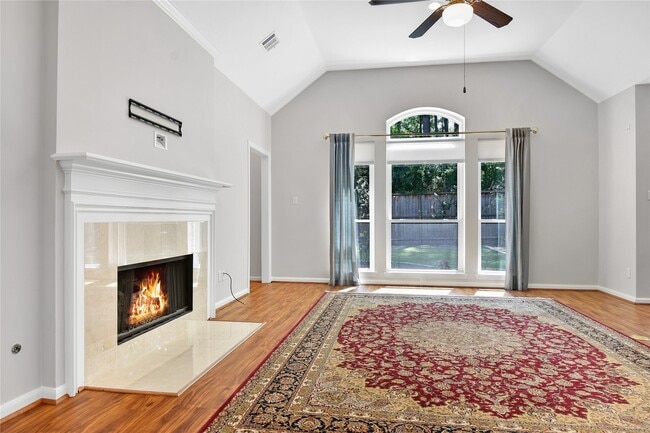 Photo - 152 W Amberglow Cir