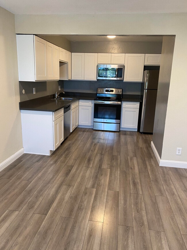 The Avalon - The Avalon Apartments