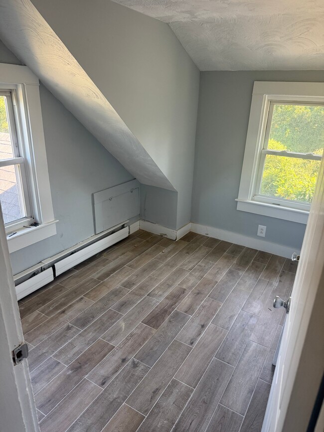 689 E Falmouth Hwy Unit 3