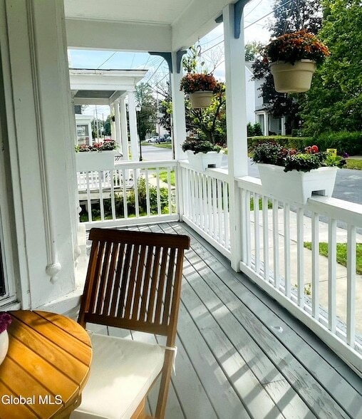 Photo - 200 Beekman St