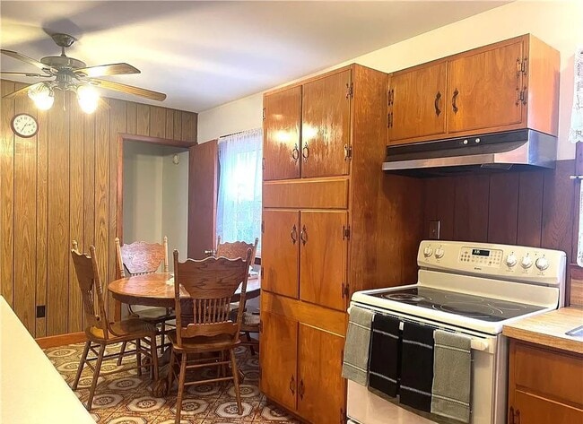 Photo - 184 Hillcrest Ave