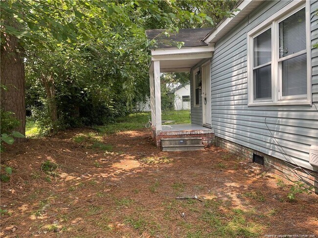 Photo - 1106 Clark St