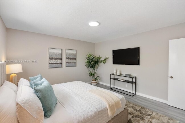 Photo - 501 SE 23rd St Unit 1