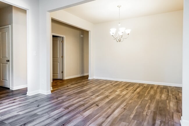 Photo - 2851 Saratoga Lake View