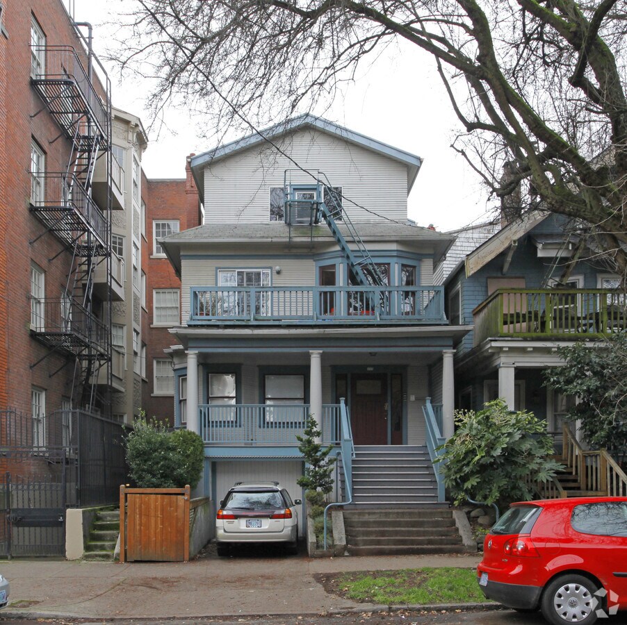 Photo - 133 NW Trinity Pl Apartments