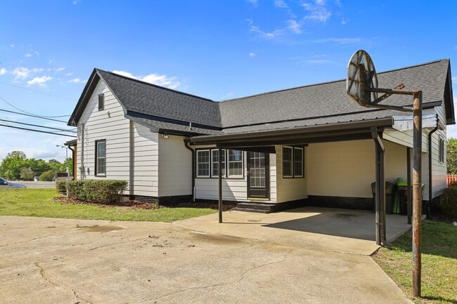 Photo - 201 N 13th St