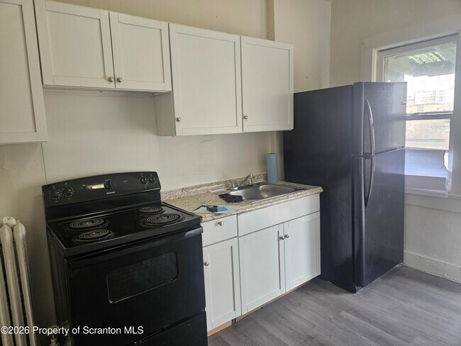 Photo - 715 Moosic St