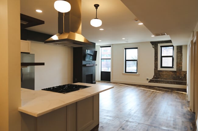 Building Photo - 121 Michigan Ave W Unit 121 D