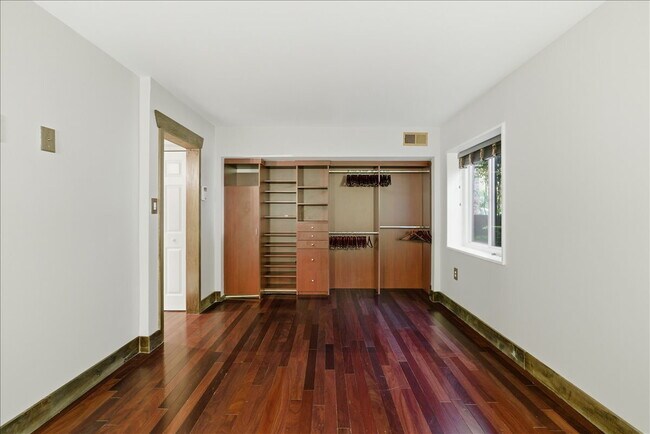 Photo - Contemporary 1BR / 1BA Condo in Reston – Utilities Included! Unit #1A