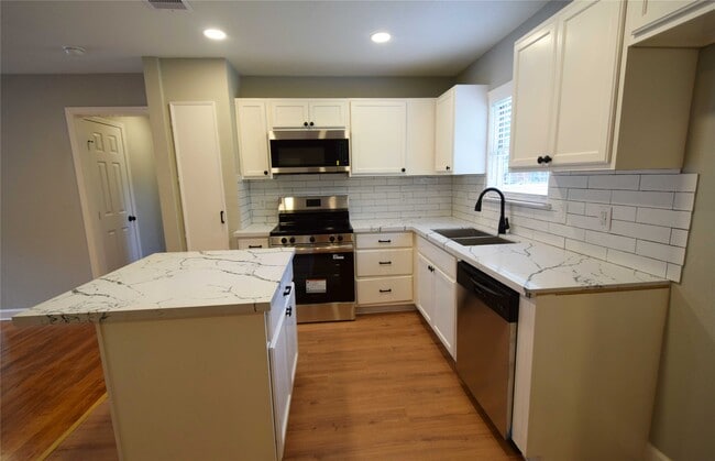 Photo - 8130 Sharondale Dr