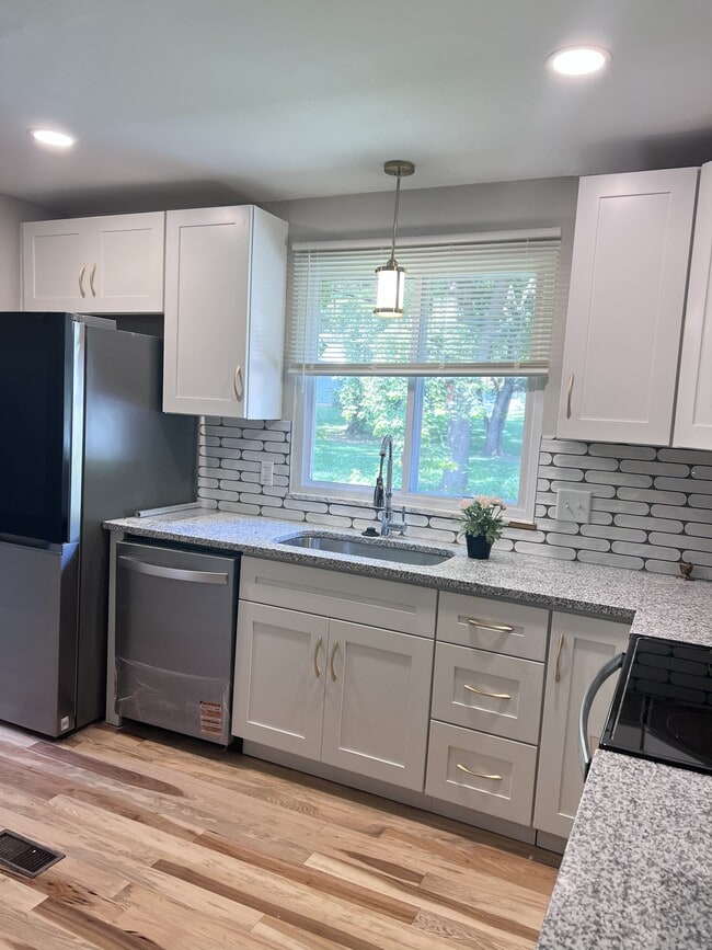 Photo - 103 Falmouth Dr
