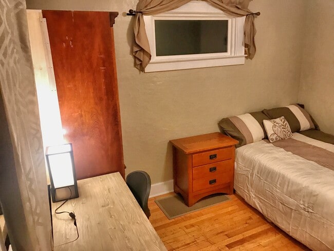 Building Photo - 241 Lorraine Ave