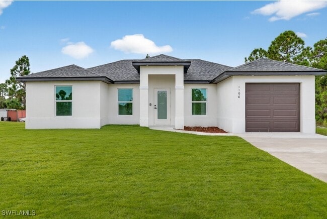 Building Photo - 1108 Eauclaire St E