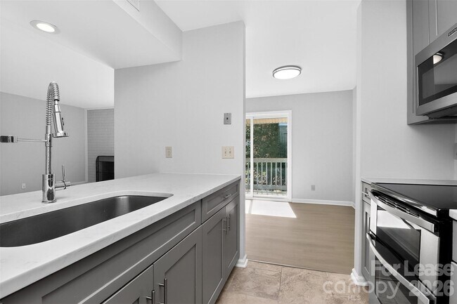 Photo - 11029 Harrowfield Rd