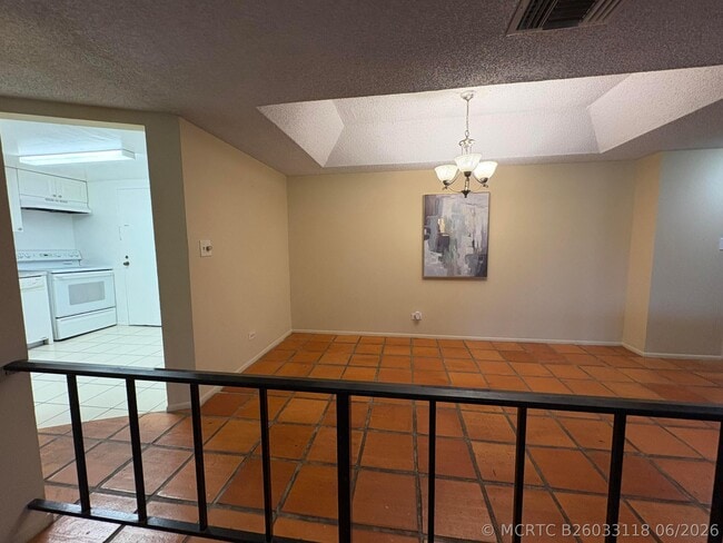 Photo - 3720 Inverrary Dr Unit 1h